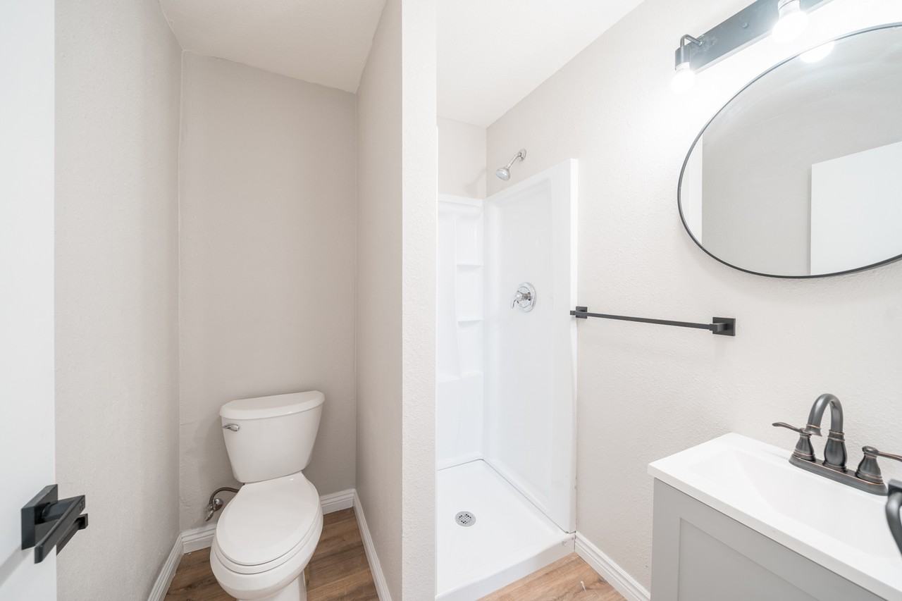 2102 Drescher St #1 - Photo 3 of 18