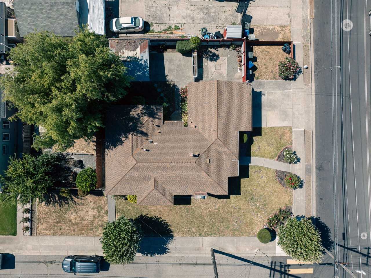 12995 Aurora Dr - Photo 2 of 46