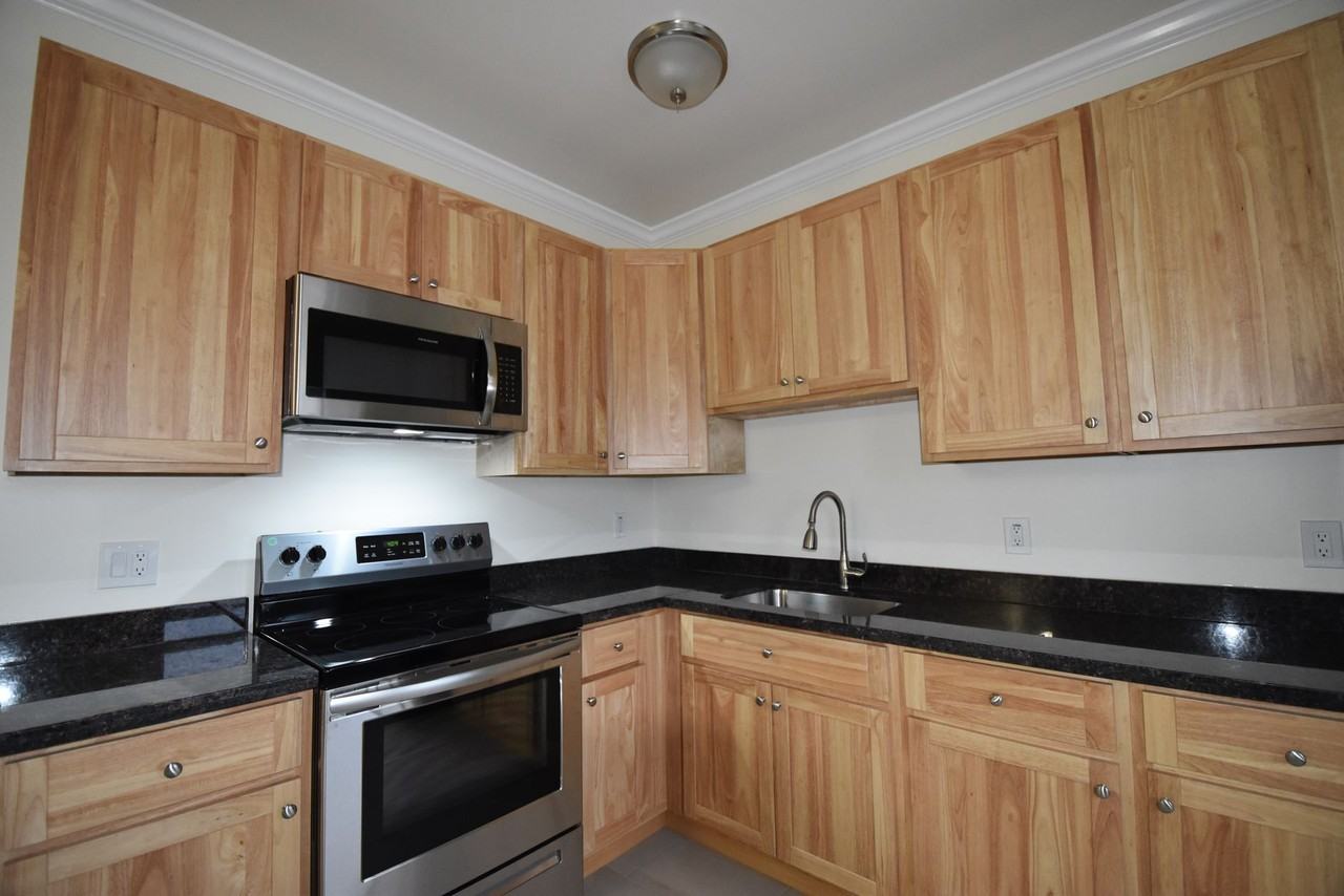 Los Robles Apartments - Photo 2 of 7