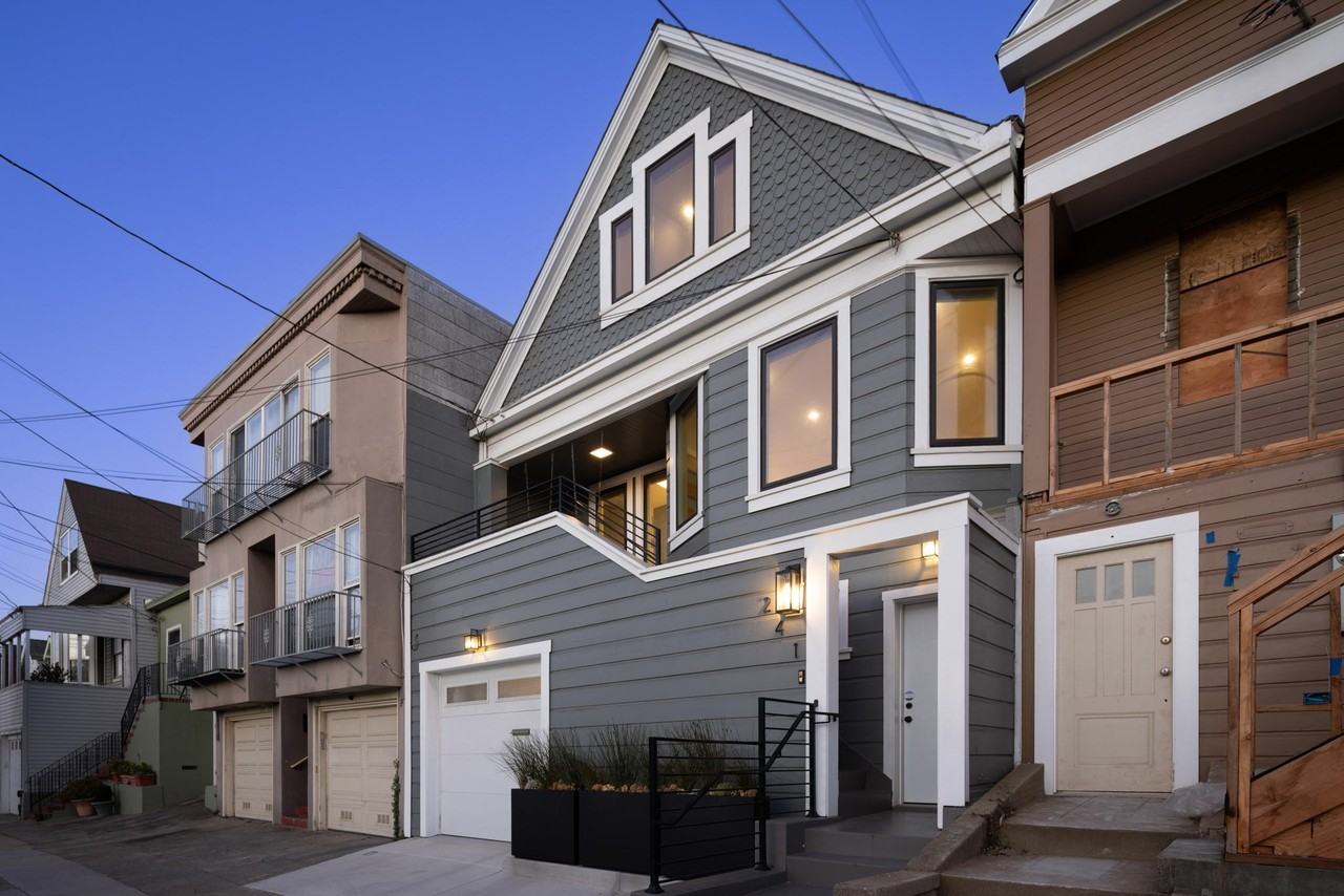 241 Paris St - Photo 3 of 40