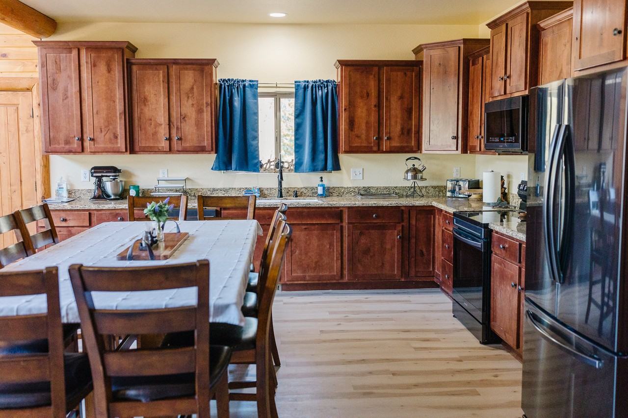 627 W Woodland Lake Rd - Photo 2 of 10