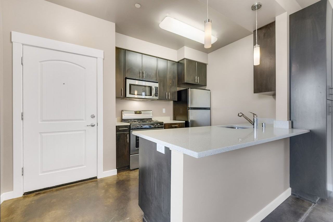 2214 Hutchinson Street #102