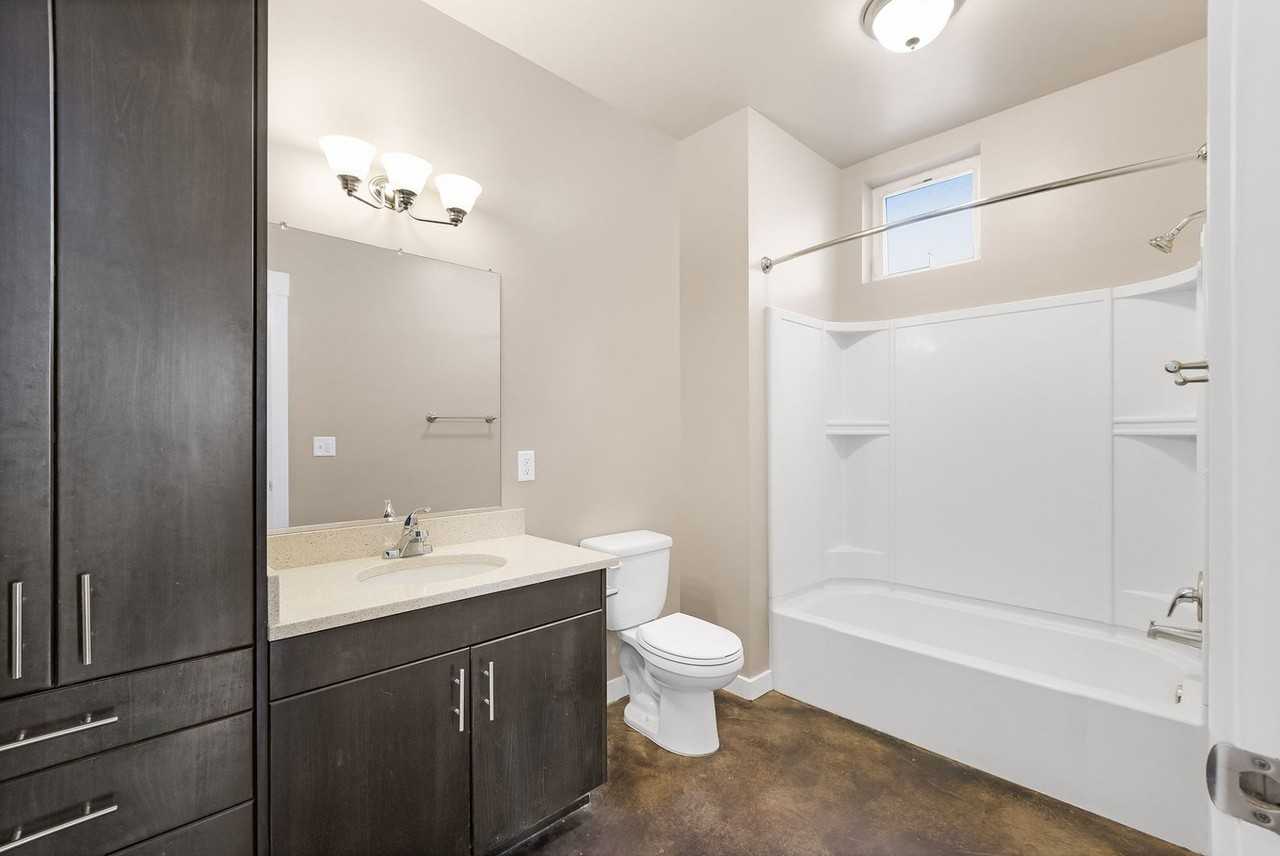 2214 Hutchinson St #102 - Photo 6 of 7