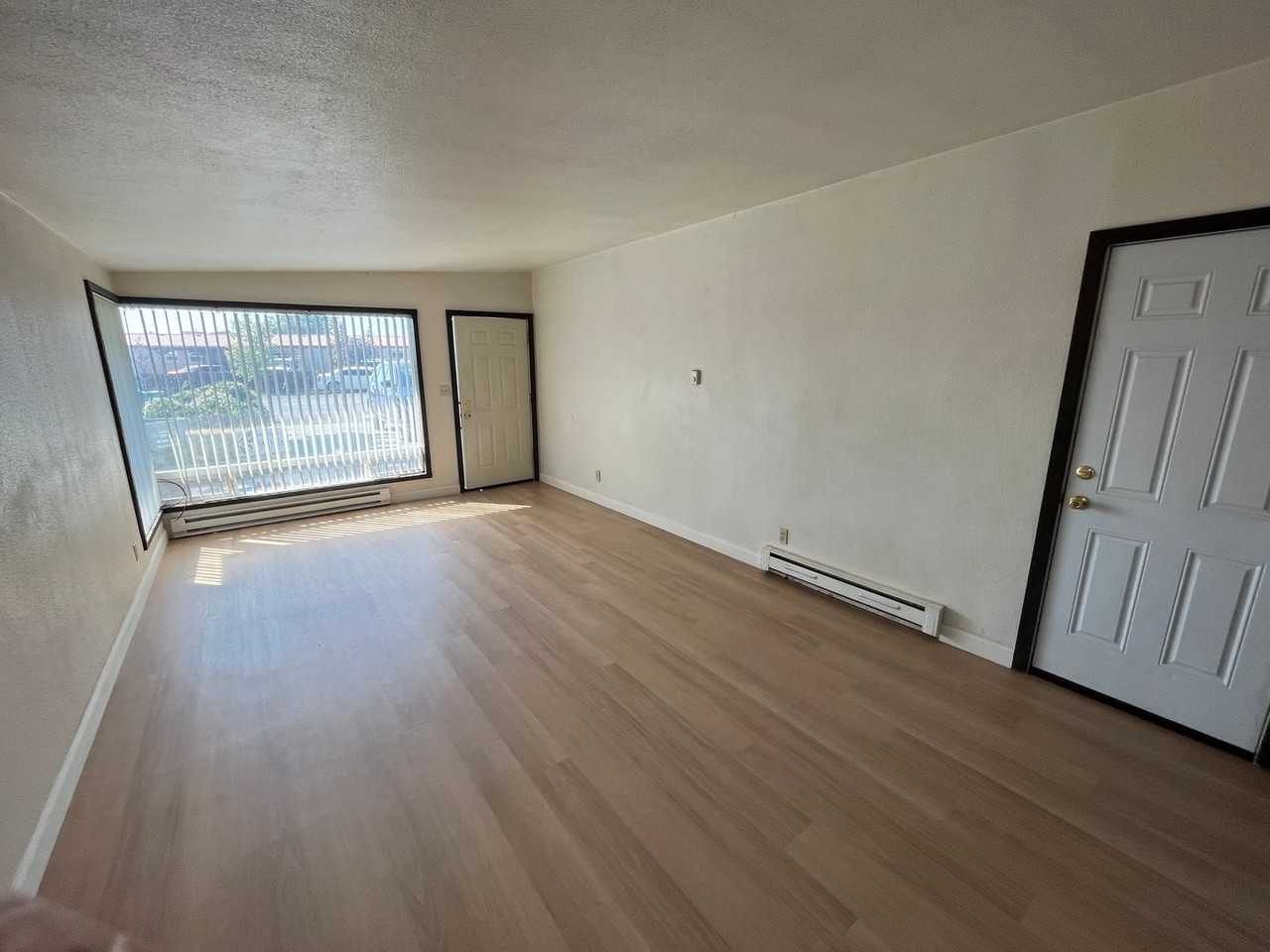 1635 W Pheasant St - Photo 7 of 13