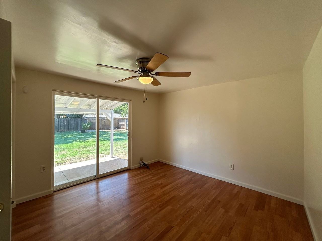 7252 Lincoln Blvd - Photo 2 of 15