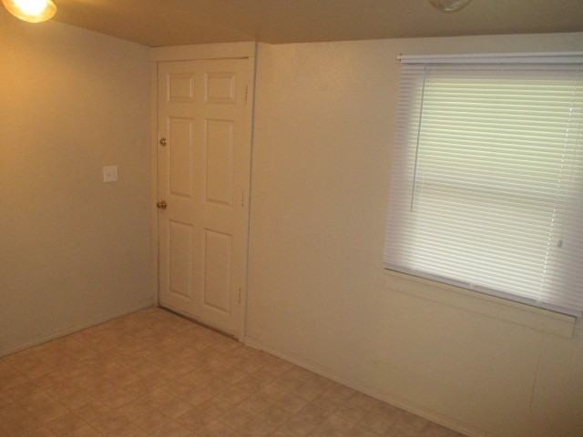 3928 S Tyler St - Photo 3 of 21