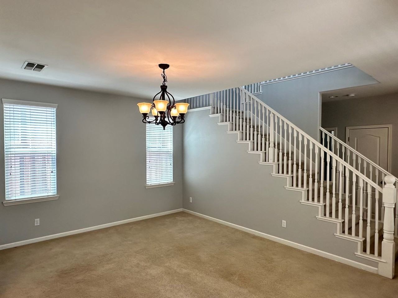 414 W Moraga St - Photo 4 of 23