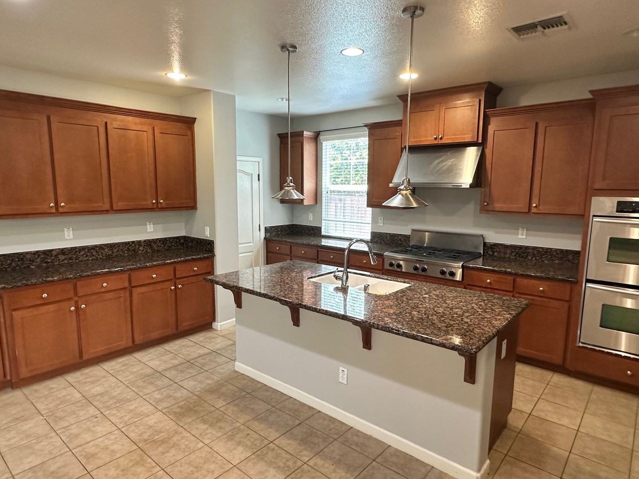 414 W Moraga St - Photo 7 of 23