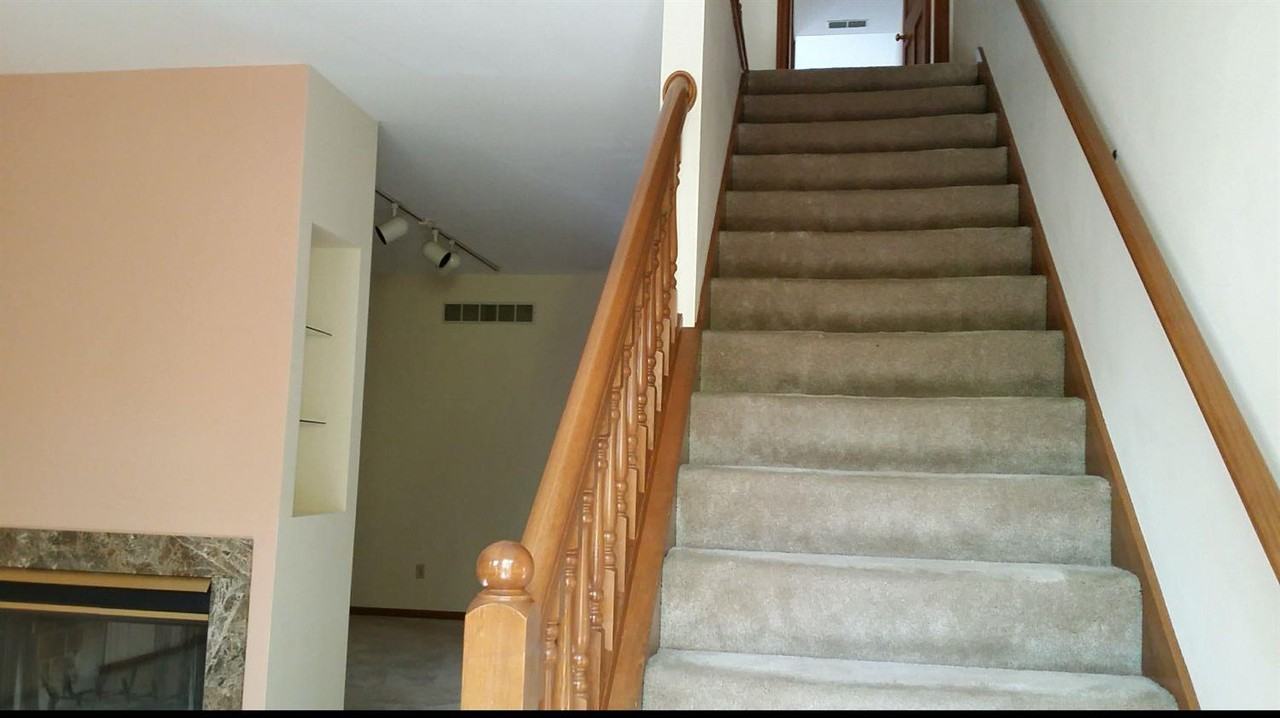 111 Green St - Photo 2 of 21