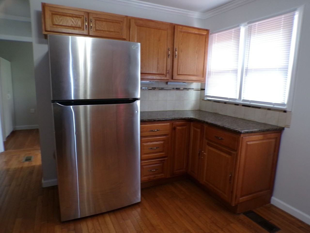 97 Truslow Rd - Photo 3 of 33
