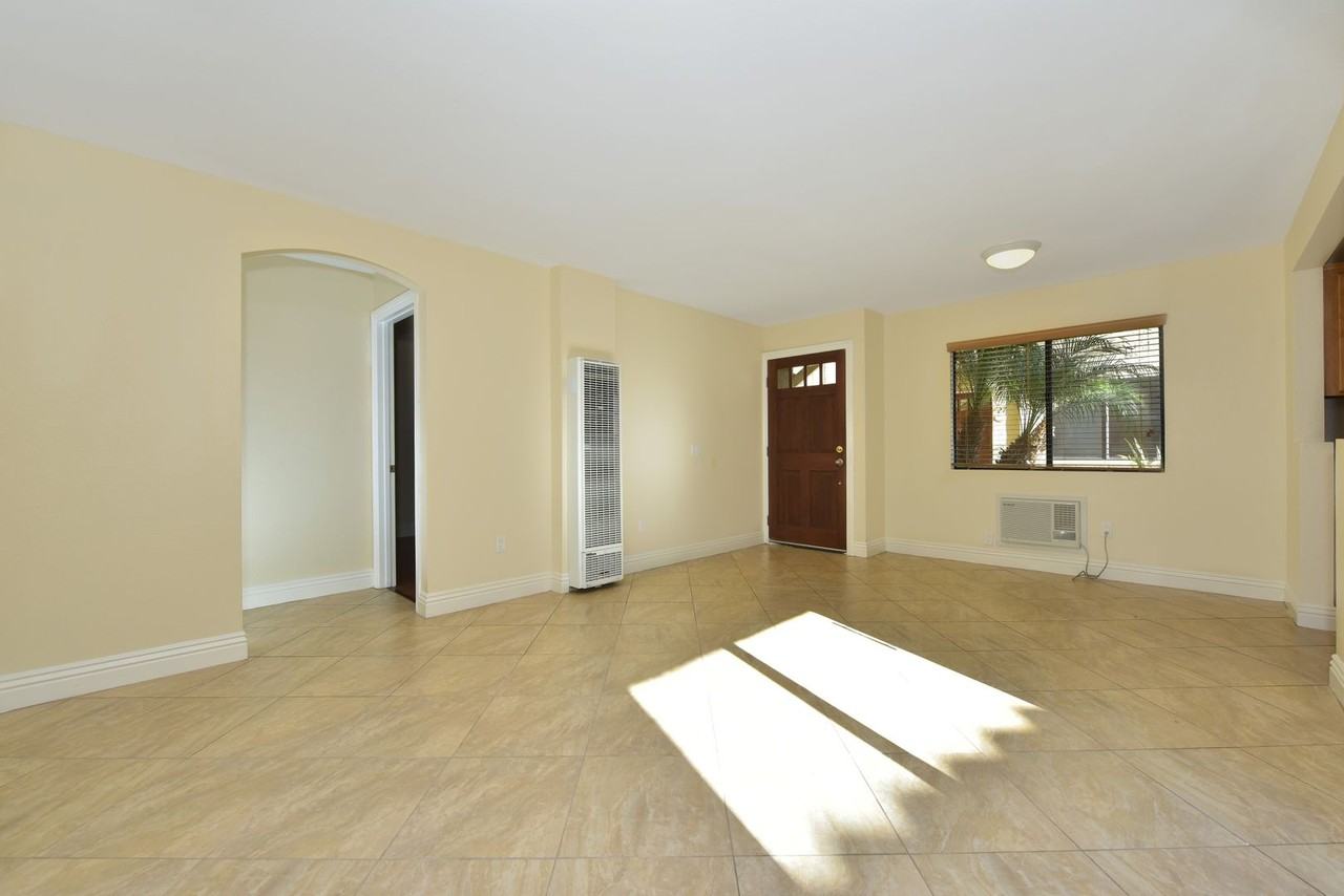 10178 Camino Ruiz #50 - Photo 3 of 9