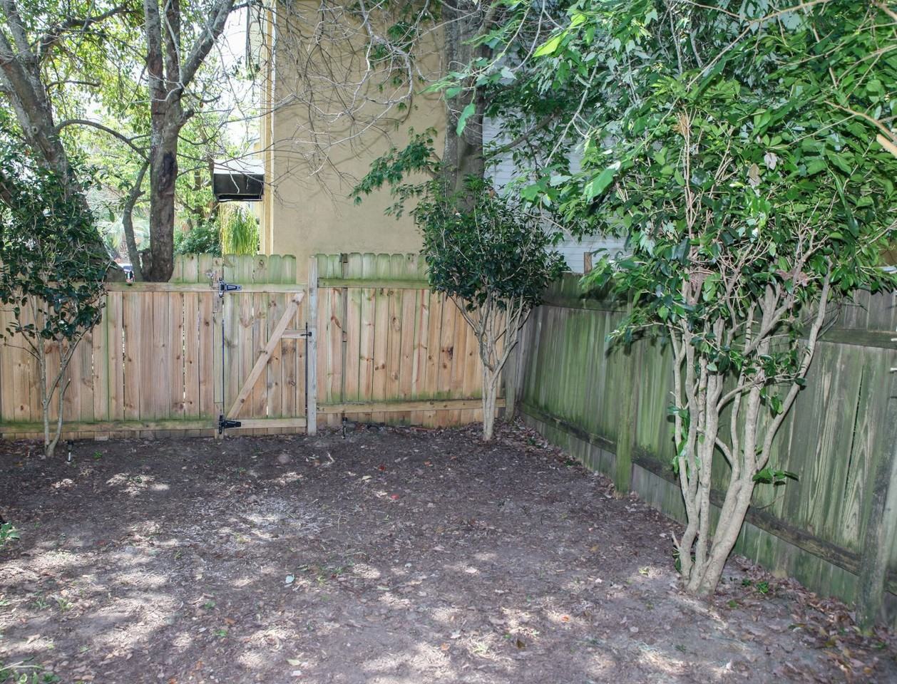 751 Center St - Photo 2 of 10