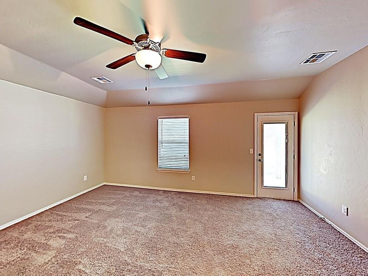 4704 River Mesa Dr - Photo 3 of 12