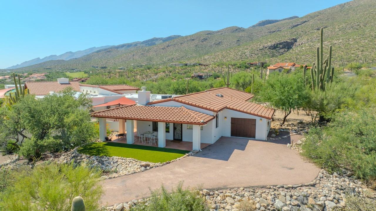 5300 N Avenida De La Colina - Photo 2 of 26