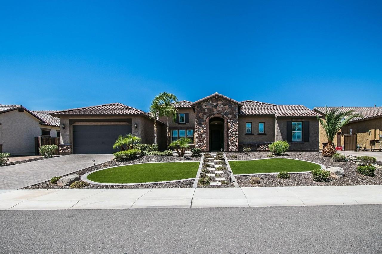 8010 W Chama Dr - Photo 3 of 50