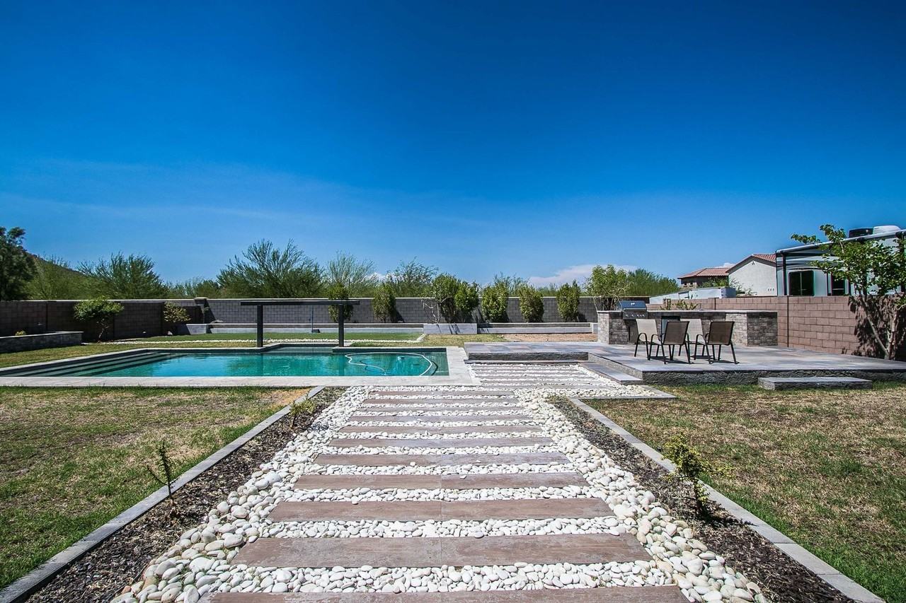 8010 W Chama Dr - Photo 5 of 50