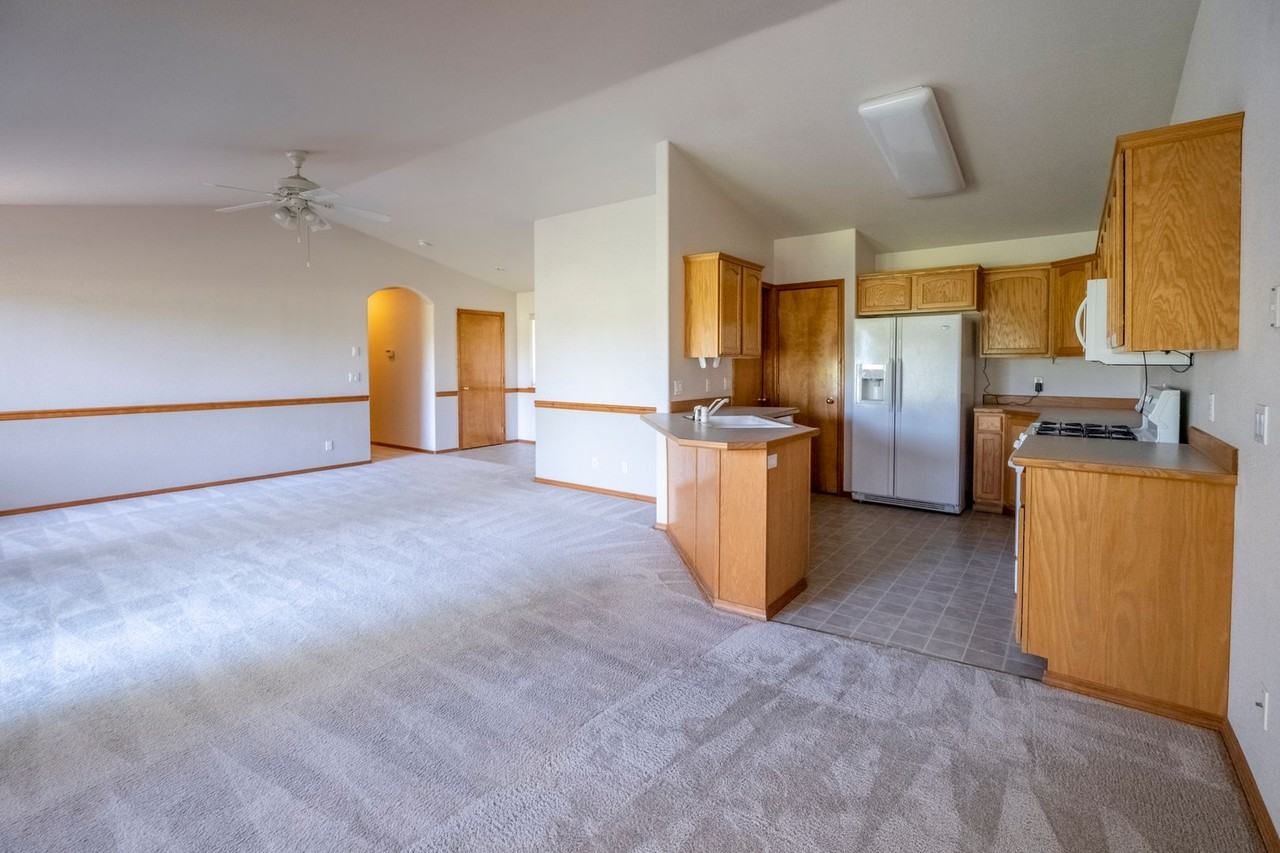 645 E Bogie Dr - Photo 5 of 22