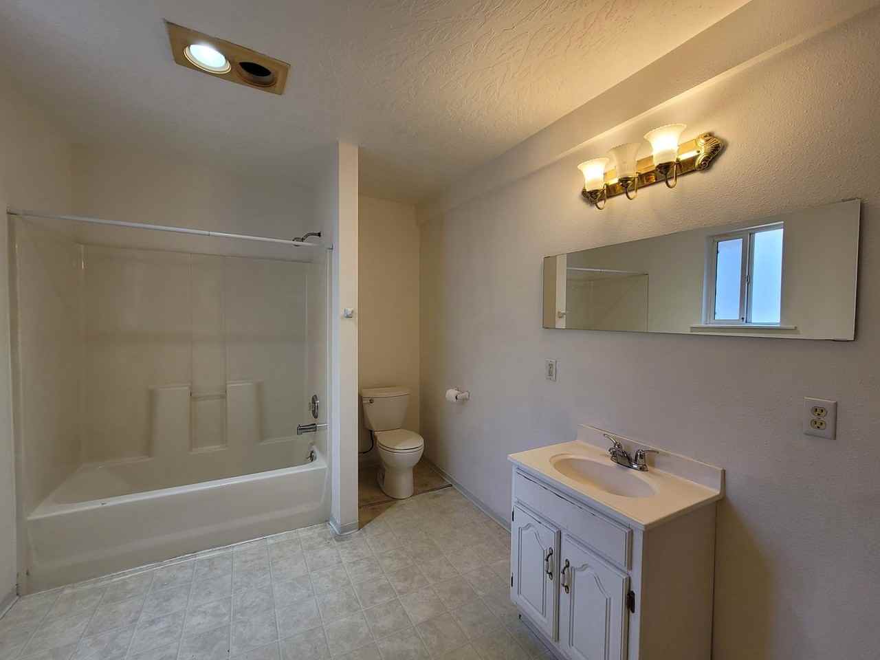 87 E 19th Ave - Photo 2 of 5