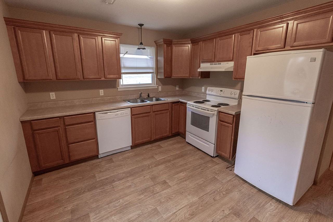 1546 Florence Dr - Photo 6 of 17