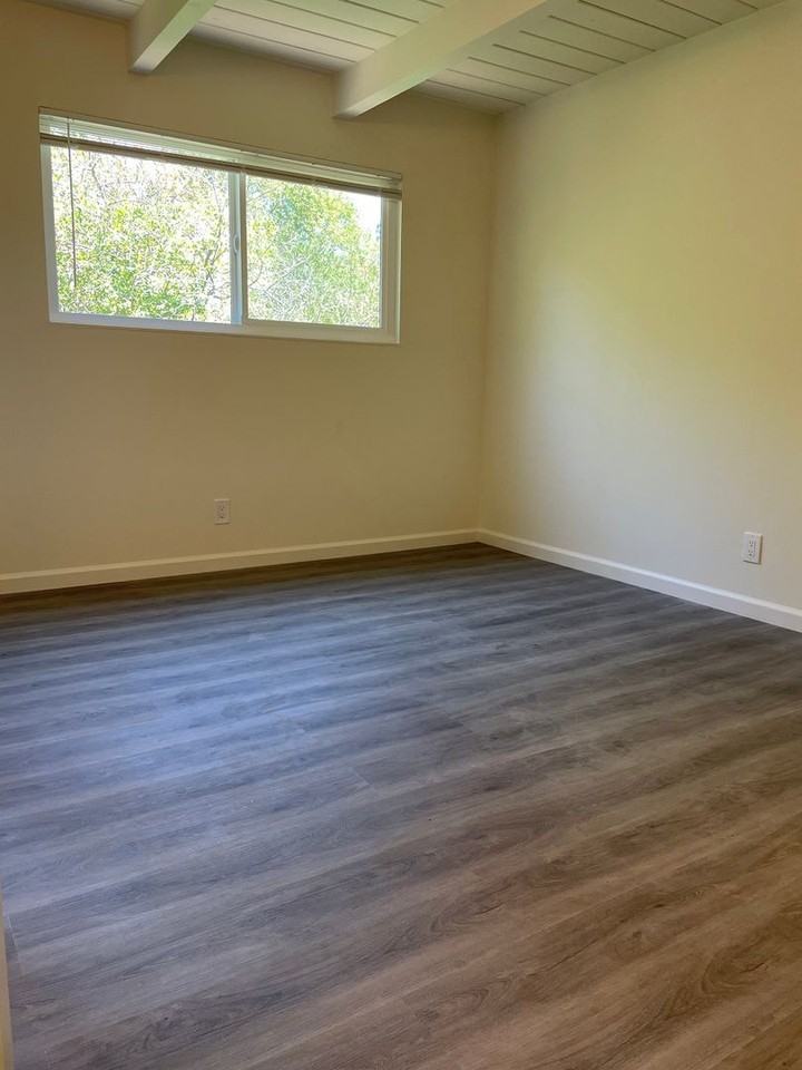 Rolling Hills Apartments - Photo 6 of 11
