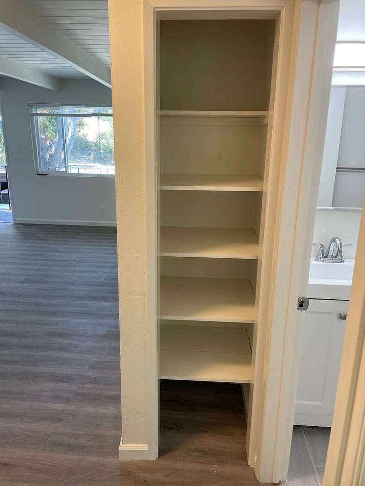 Rolling Hills Apartments - Photo 7 of 11