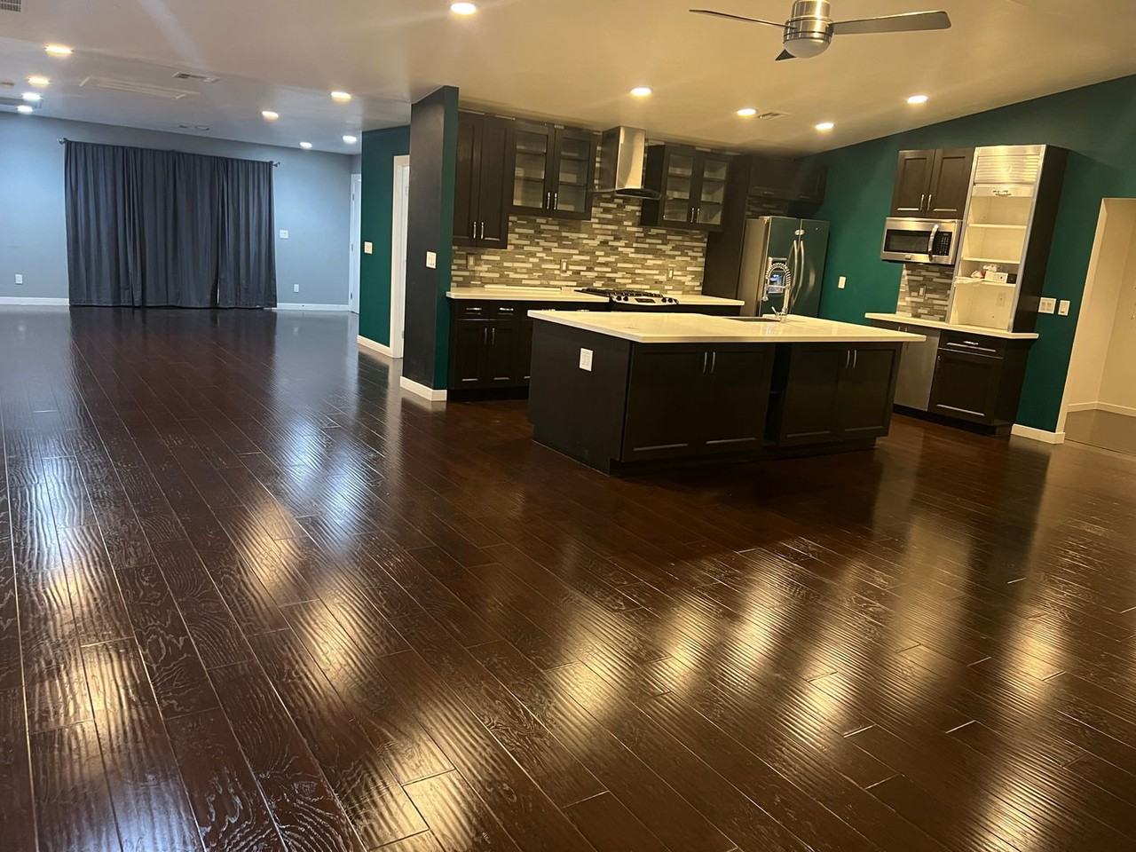 811 E Oakey Blvd - Photo 5 of 39