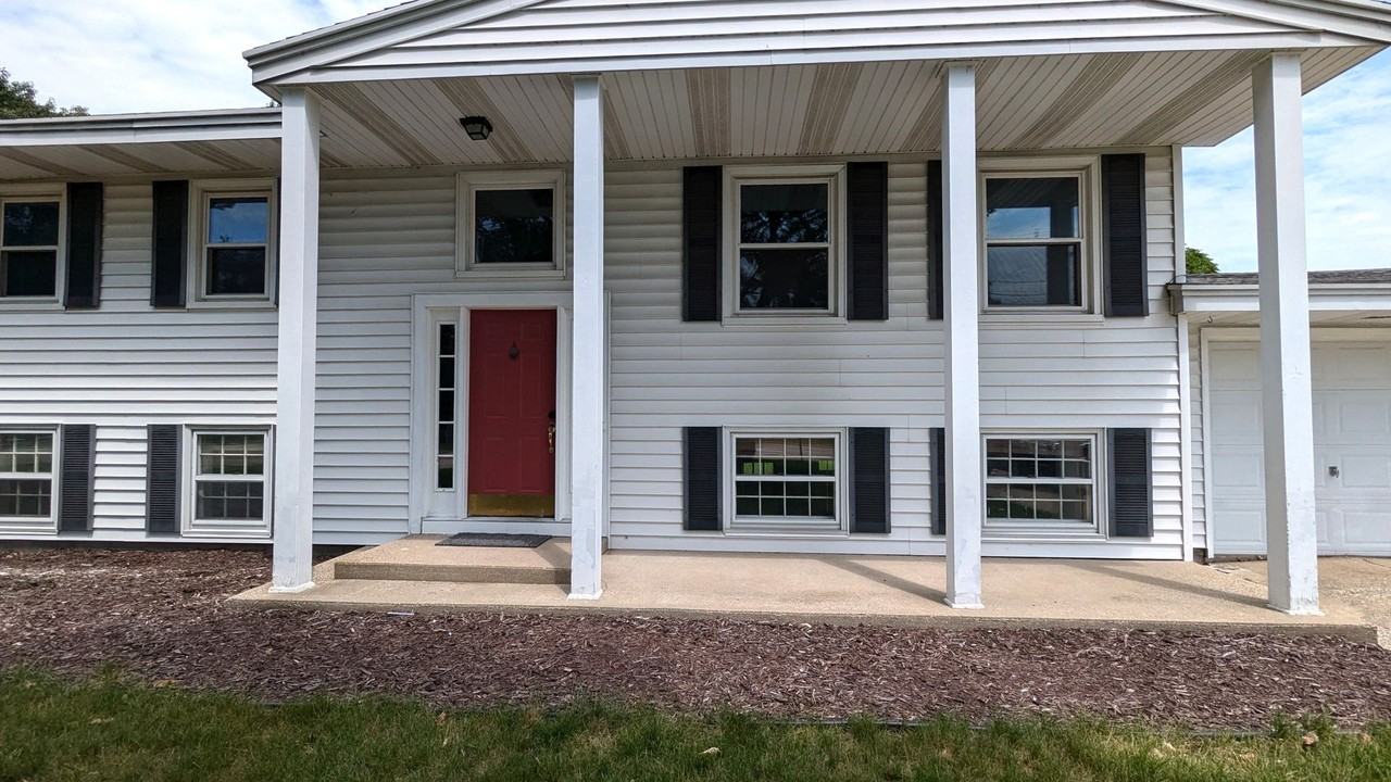 936 Seminole Rd - Photo 2 of 16