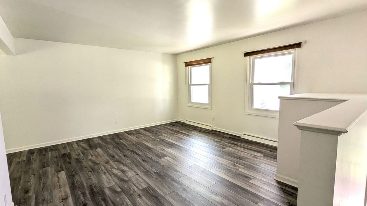 936 Seminole Rd - Photo 4 of 16