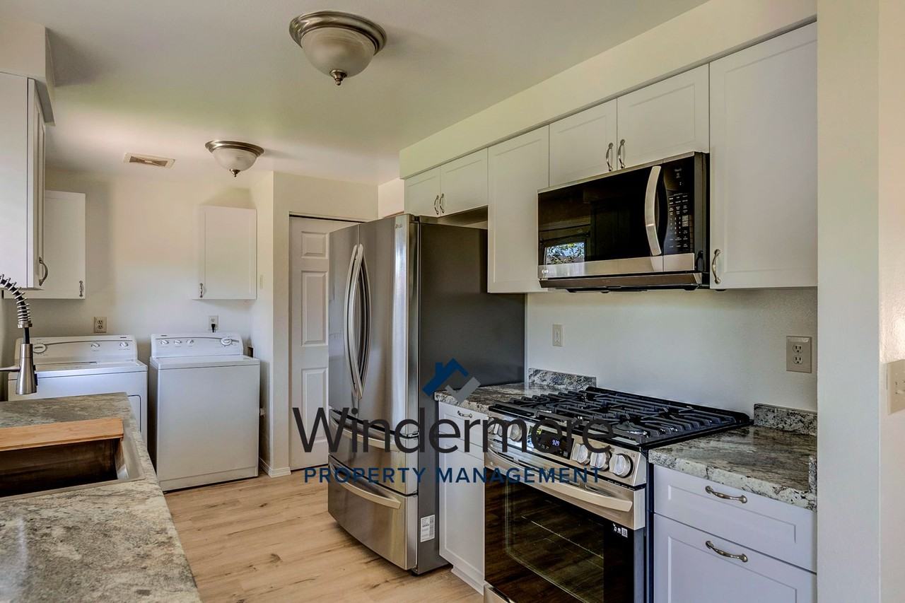 1202 South Dewey Drive - Photo 3 of 20