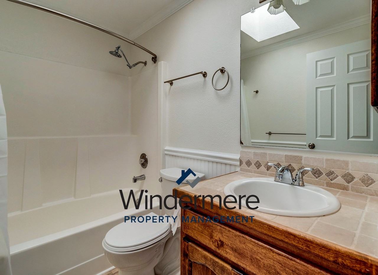 1202 South Dewey Drive - Photo 6 of 20