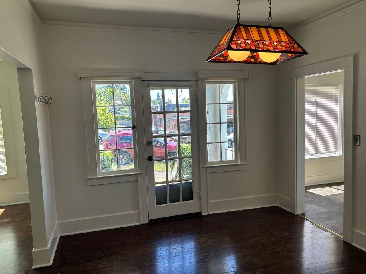 1138 Se Washington Ave - Photo 7 of 12