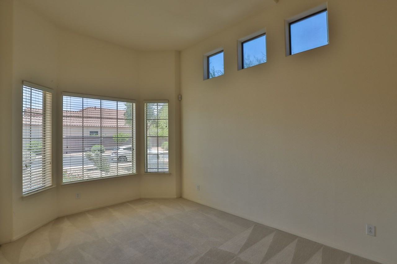 9531 S 45th Ave - Photo 2 of 23