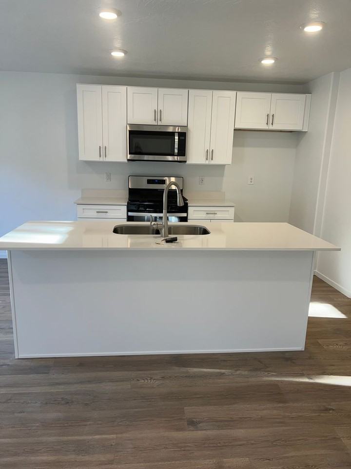 532 S Rockwell Ln - Photo 6 of 36