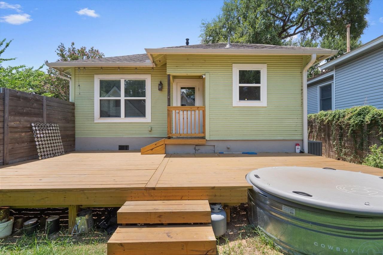 1102 Woodland Ave #A - Photo 2 of 25