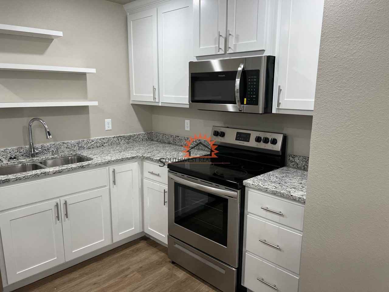 1320 Sonoma #A - Photo 5 of 14