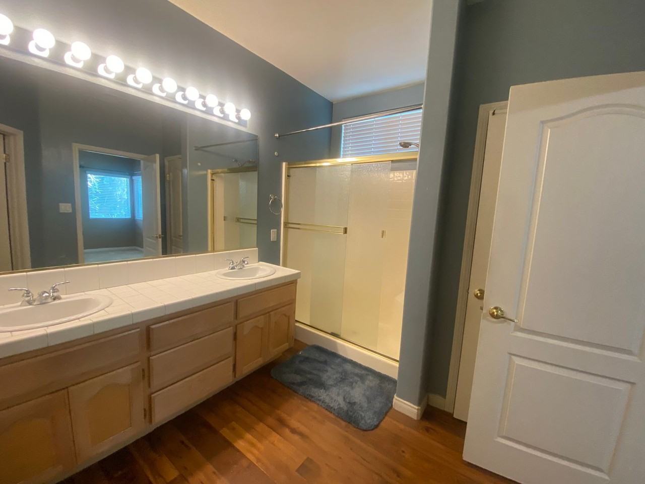11912 Roaring River Ave - Photo 2 of 50