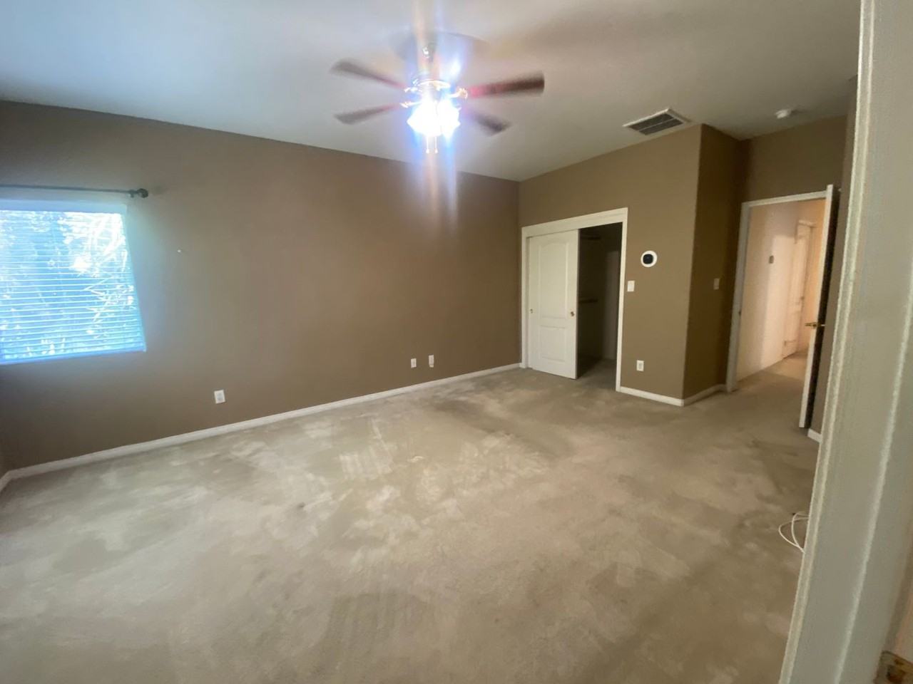 11912 Roaring River Ave - Photo 3 of 50