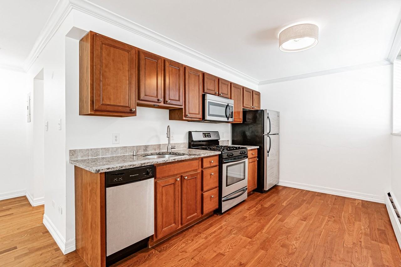 1330 Race St - Photo 4 of 18