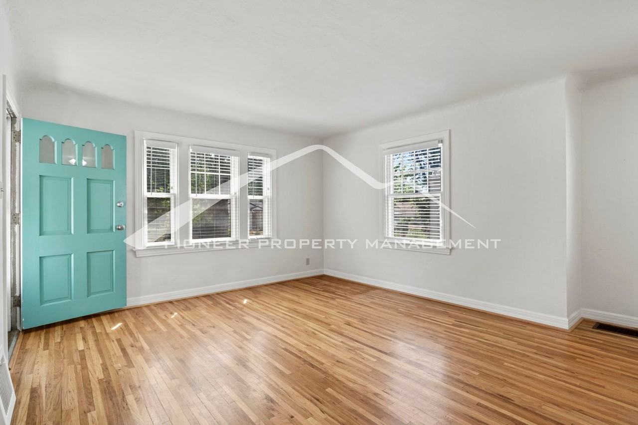 1324 N Franklin St - Photo 2 of 25