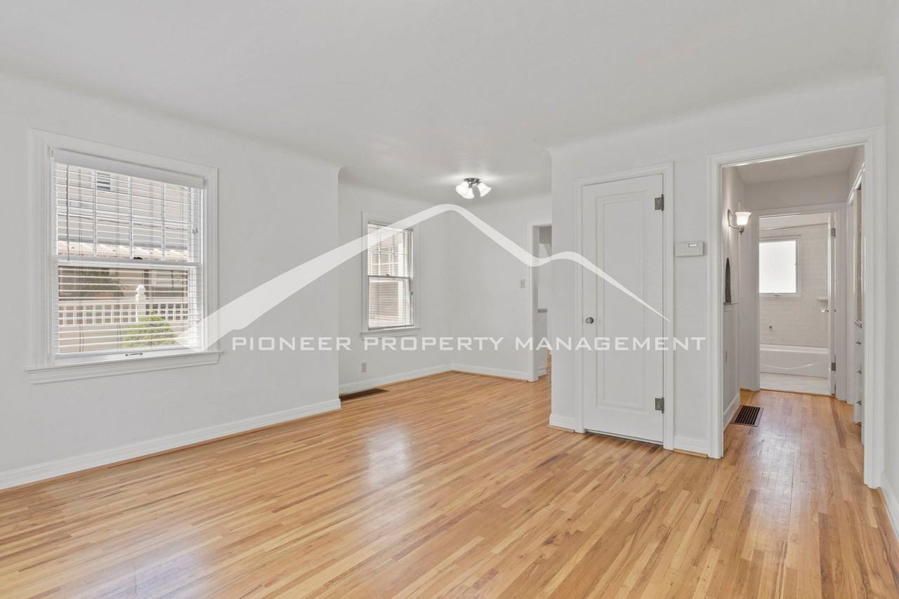 1324 N Franklin St - Photo 3 of 25