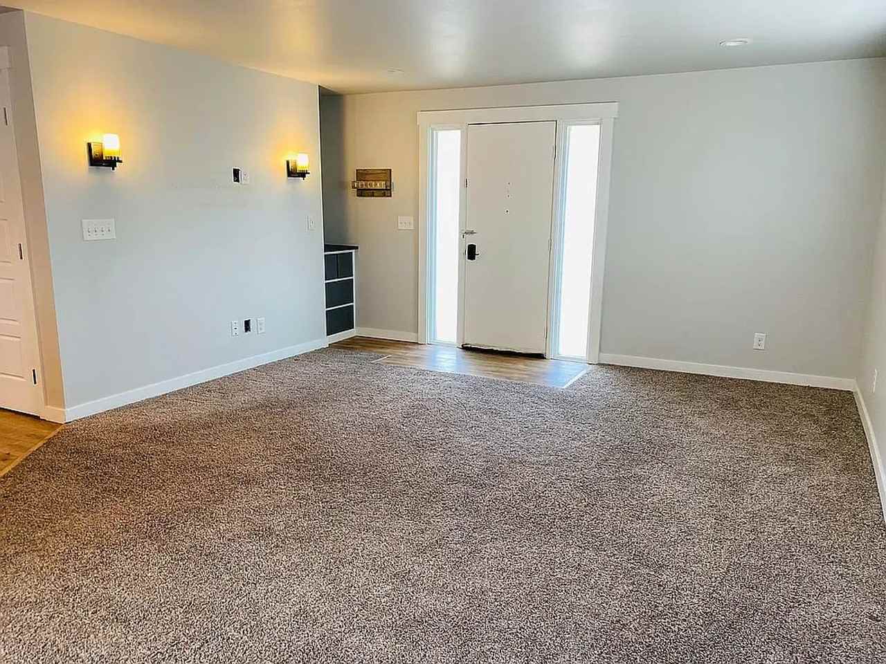 4220 49th Ave Ne - Photo 2 of 20