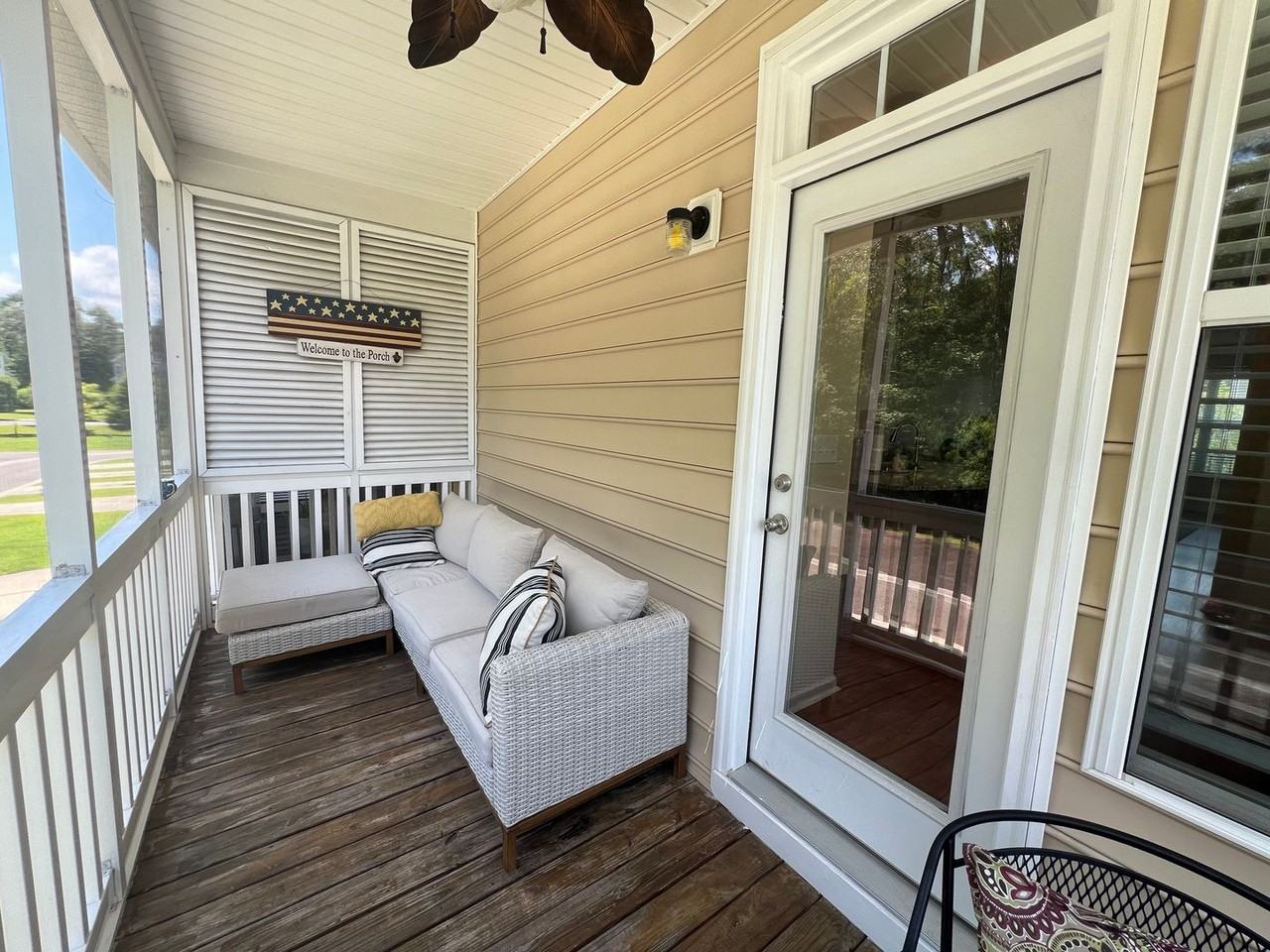 1542 Bluewater Way - Photo 4 of 24