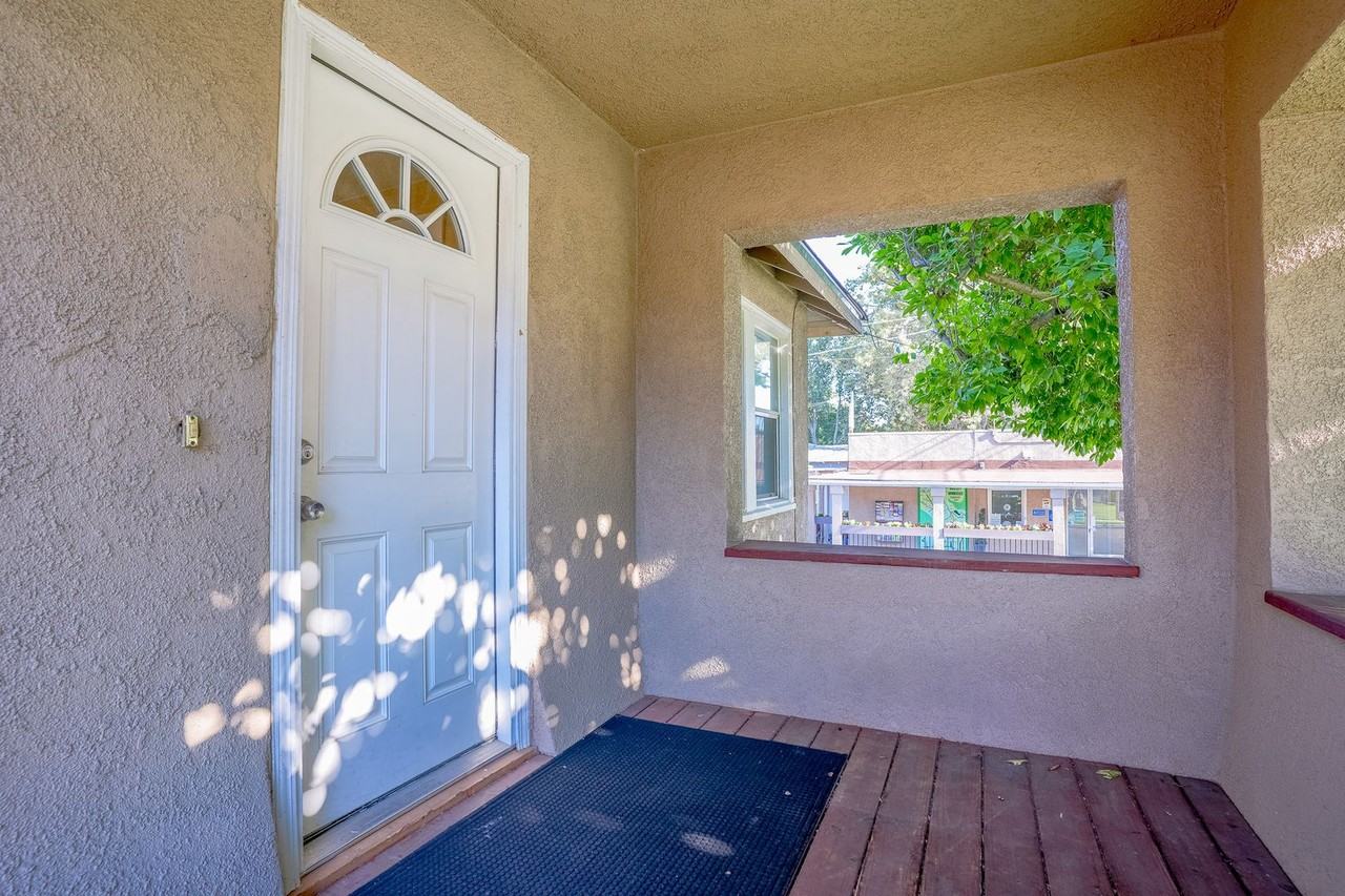 510 Silverado Trl - Photo 2 of 16