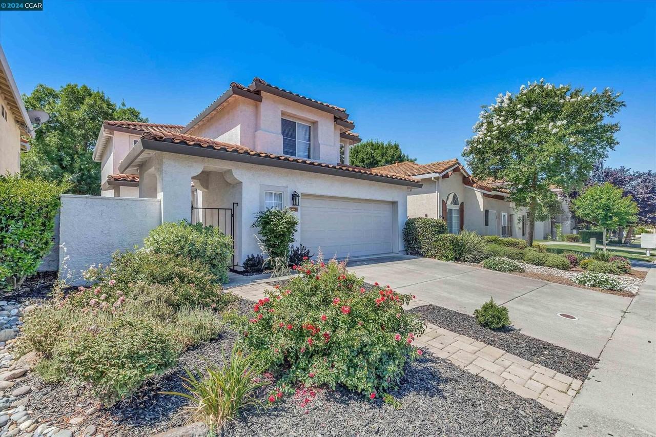5415 San Carlos Way - Photo 2 of 34