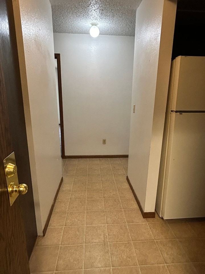 671 24th St W - Photo 2 of 10