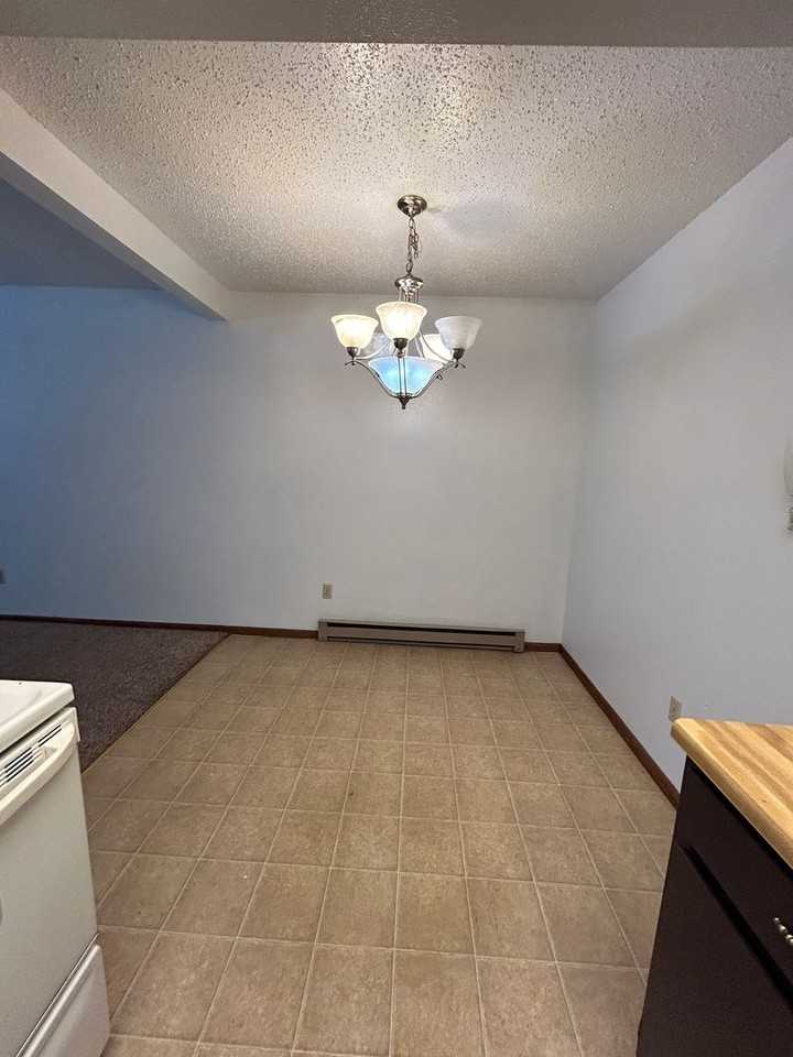 671 24th St W - Photo 4 of 10
