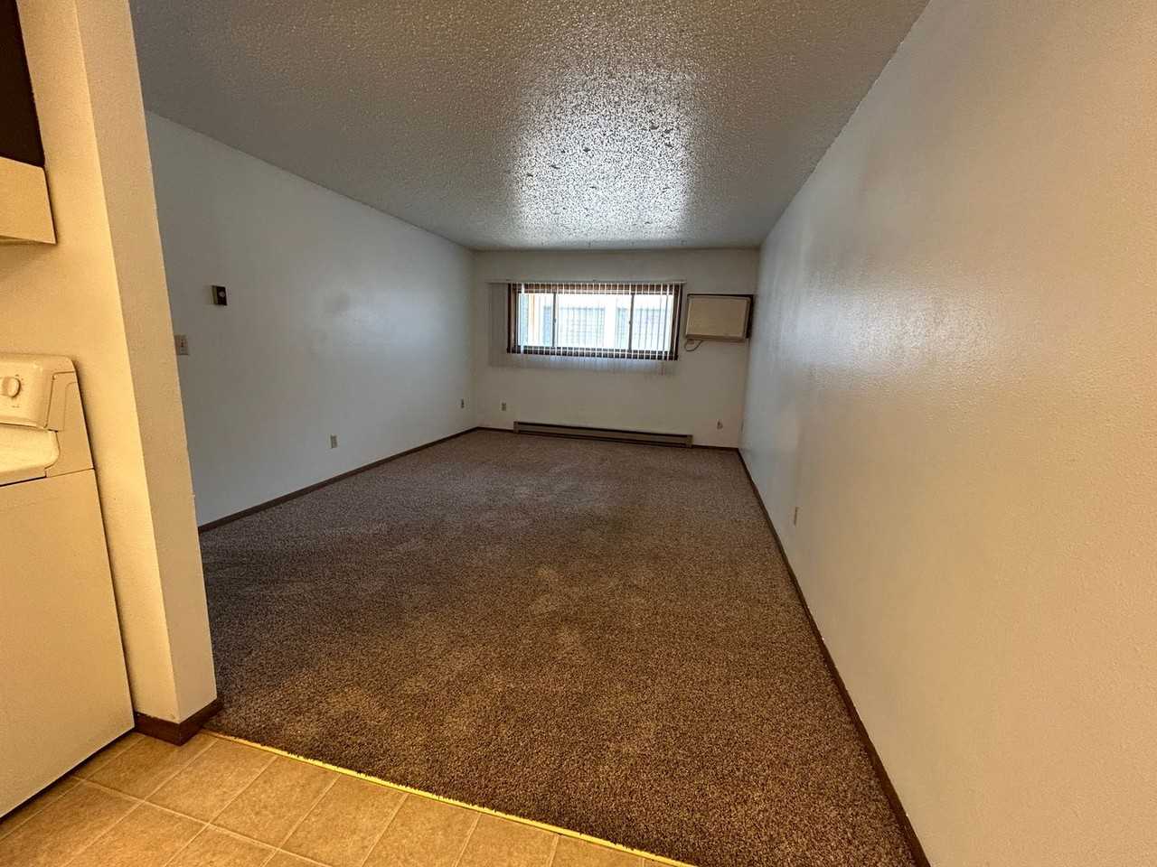 671 24th St W - Photo 5 of 10