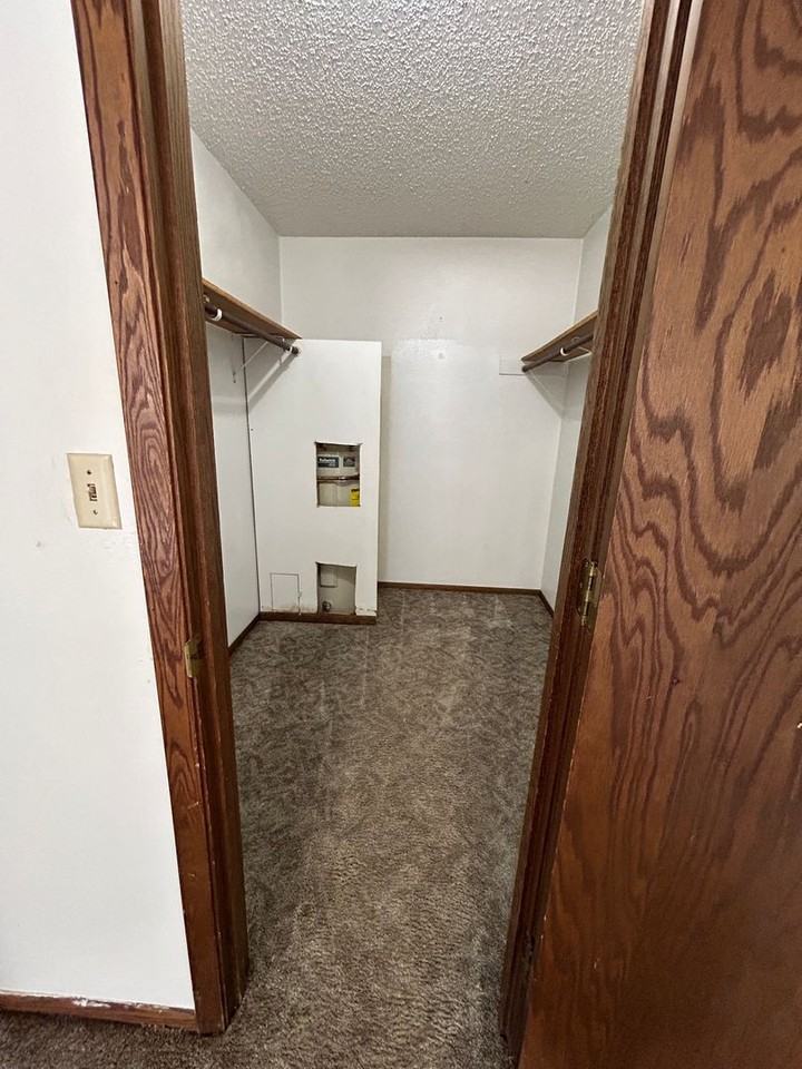 671 24th St W - Photo 7 of 10