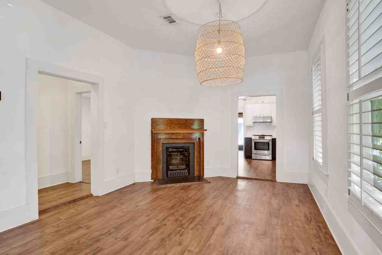 916 E Gonzalez St - Photo 3 of 14