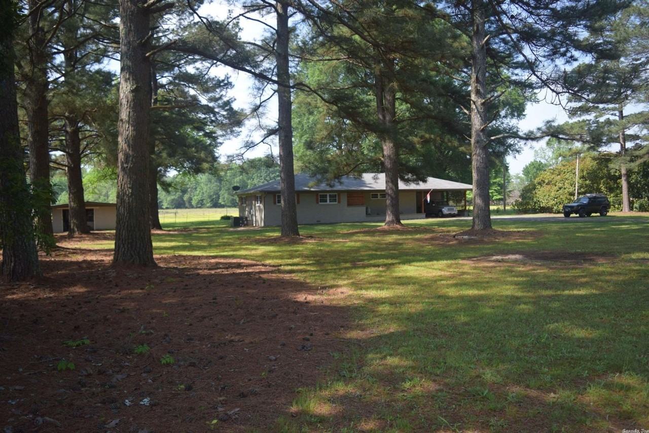 7913 Jacksonville Conway Rd - Photo 2 of 32